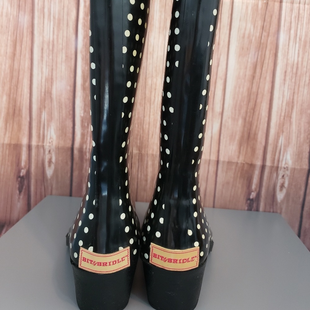 Bit & Bridle Rubber Rain Boots
Cowboy size 10 - Picture 2 of 8